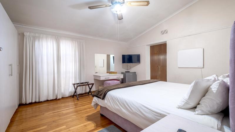 6 Bedroom Property for Sale in Parow North Western Cape